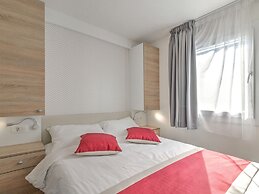 Beautiful Mobile Home in Banjole With Swimming Pool