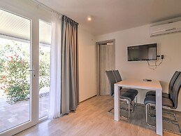 Beautiful Mobile Home in Banjole With Swimming Pool