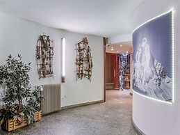 Apartment in Cervinia With Ski Access