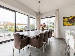 Brand new Luxury Villa on a Small-scale Park