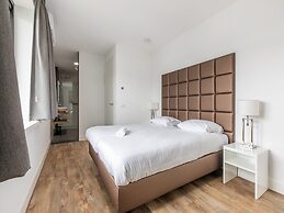 Brand new Luxury Villa on a Small-scale Park