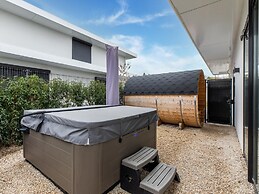 Brand new Luxury Villa on a Small-scale Park