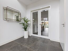 Brand new Luxury Villa on a Small-scale Park