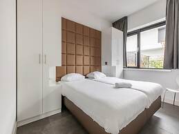 Brand new Luxury Villa on a Small-scale Park