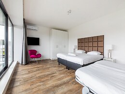 Brand new Luxury Villa on a Small-scale Park