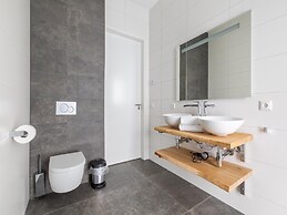 Brand new Luxury Villa on a Small-scale Park