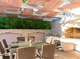 Super Modern Villa With Private Pool