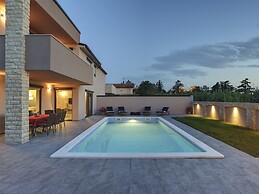 Super Modern Villa With Private Pool