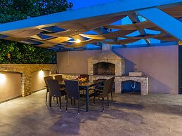 Super Modern Villa With Private Pool