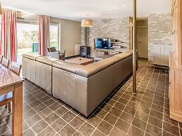 Serene Holiday Home in Gijverinkhove With Terrace, Garden