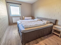 Serene Holiday Home in Gijverinkhove With Terrace, Garden