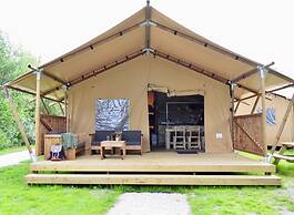 Homely Tent with Kitchen & Shower near Beach & Campsite
