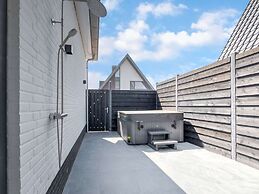 Lovely Holiday Home in Stavoren With Bubble Bath