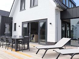 Lovely Holiday Home in Stavoren With Bubble Bath