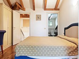 Residence Located on the Shores of Lake Maggiore