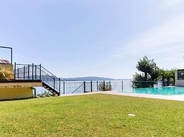 Residence Located on the Shores of Lake Maggiore