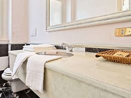 Residence Located on the Shores of Lake Maggiore