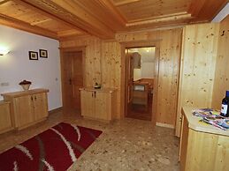Delightful Apartment in Zell am Ziller With a View