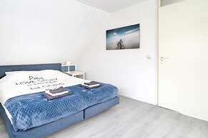 Captivating Holiday Home in Zeewolde near Forest