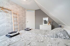 Captivating Holiday Home in Zeewolde near Forest