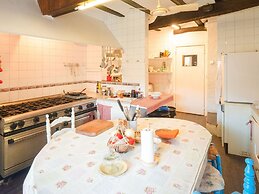 Rustic Holiday Home in Tolva near Mont Rebei Lake