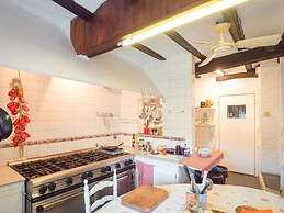 Rustic Holiday Home in Tolva near Mont Rebei Lake