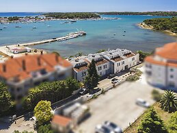 Scenic Apartment With Garden in Medulin