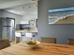 Comfortable, Stylish, Detached Villa With Garden, Private Pool, Near t