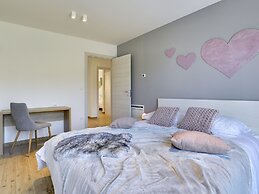 Comfortable, Stylish, Detached Villa With Garden, Private Pool, Near t