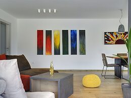 Comfortable, Stylish, Detached Villa With Garden, Private Pool, Near t