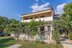 Alluring Apartment in Medulin near Beach