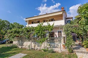Alluring Apartment in Medulin near Beach