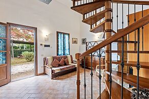 Cozy Tuscan Getaway