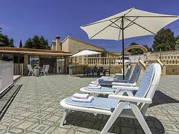 Charming Holiday Home in Calpe With Barbeque