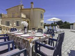 Charming Holiday Home in Calpe With Barbeque