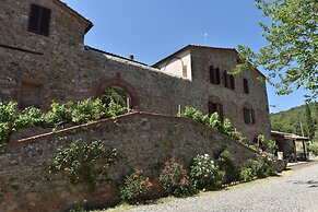 Holiday Home in Tuscany With Shared Swimming Pool