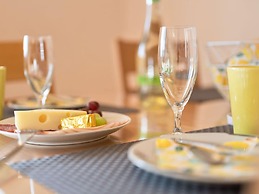 Sunny, Modern Furnished Apartment Your Favourite Place to Relax