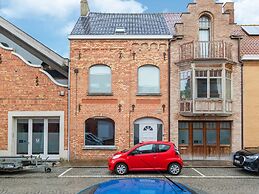 Elegant Holiday Home in Nieuwpoort near Beach