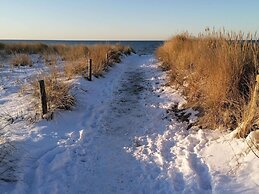 Alluring Holiday Home in Pepelow near Sea Beach & Water Sports