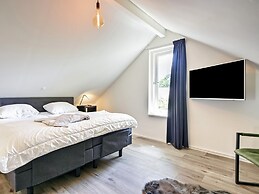 House in Reutum With Jacuzzi & Forest View