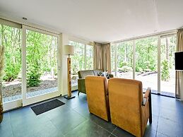 House in Reutum With Jacuzzi & Forest View