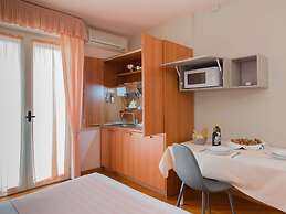 Tastefully Furnished Studio Near the Sea