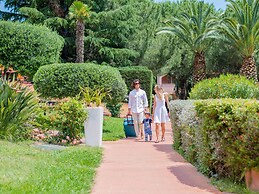 Tastefully Furnished Studio Near the Sea