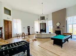 Mansion in Wancennes With sea Beach