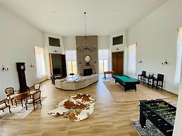 Mansion in Wancennes With sea Beach