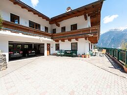 Apartment in Mayrhofen With Balcony