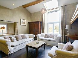 Magnificent Holiday Home in Manhay With Fenced Garden