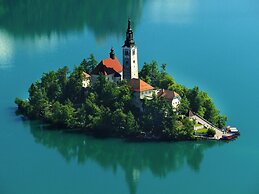 Charming Apartment in Bled Near Lake