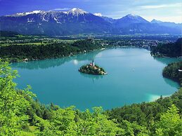 Charming Apartment in Bled Near Lake