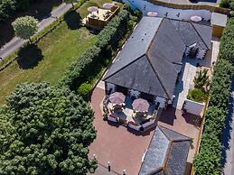 Garden-view Holiday Home in Plymouth With Sauna